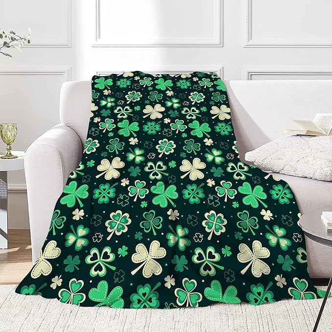 A6261, Flannel Throw Blanket Lucky Shamrocks Leaves Green